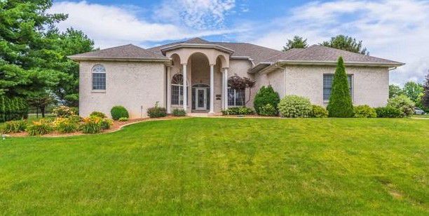 15914 Quail Hollow, Bloomington $359,000